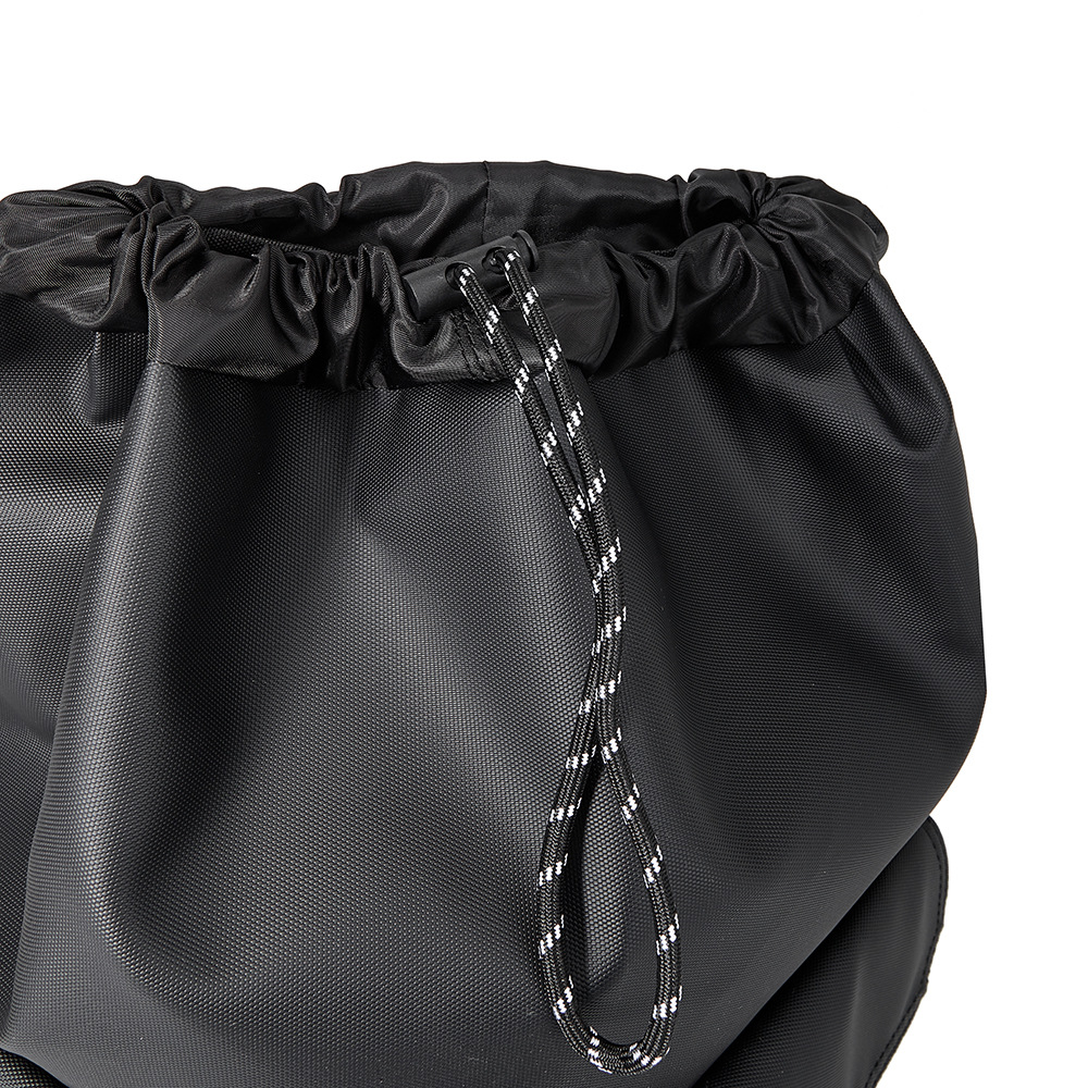 남성 미니멀리스트 노트북 백팩