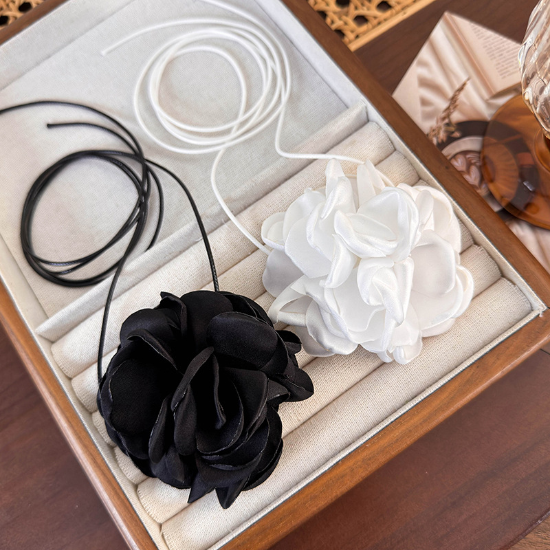 Квіткове Намисто-чокер