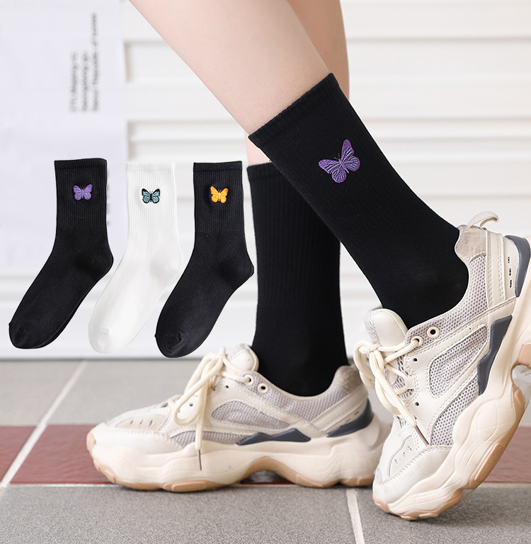 Meias de Algodão com Bordado de Borboleta