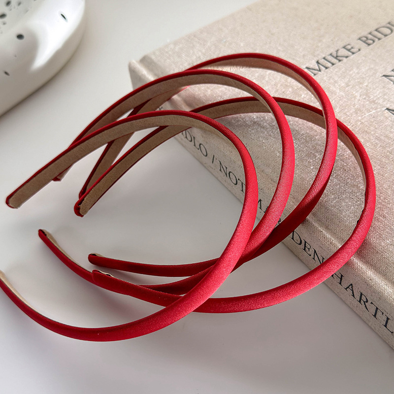 Bandă de Păr cu Margine Subțire Roșie