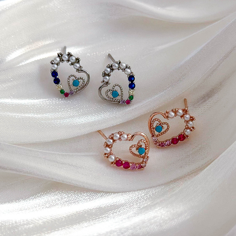 أقراط قلب مجوفة