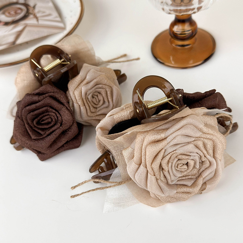 Agra de Păr cu Trandafiri Uscați