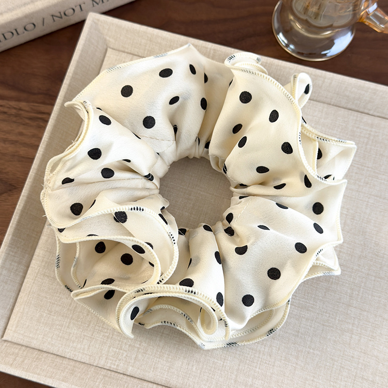 Czterowarstwowa Scrunchie w Kropki