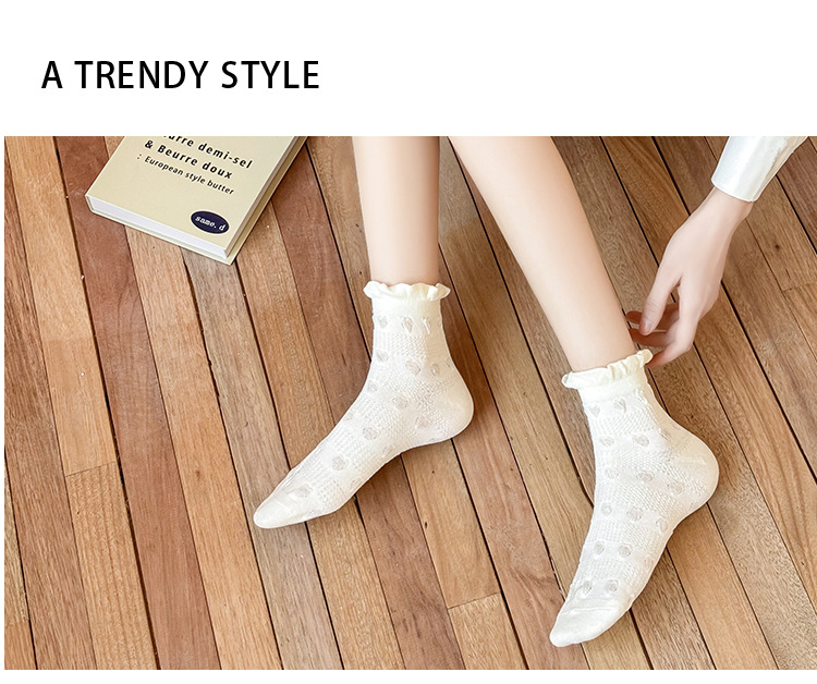 Meias de Renda com Babados