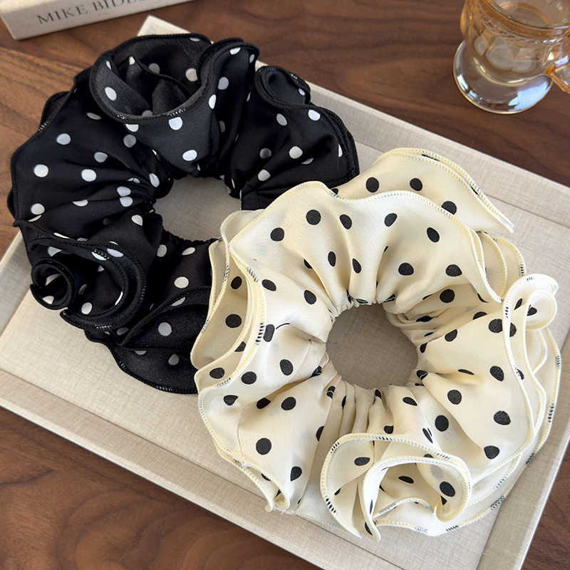 Czterowarstwowa Scrunchie w Kropki