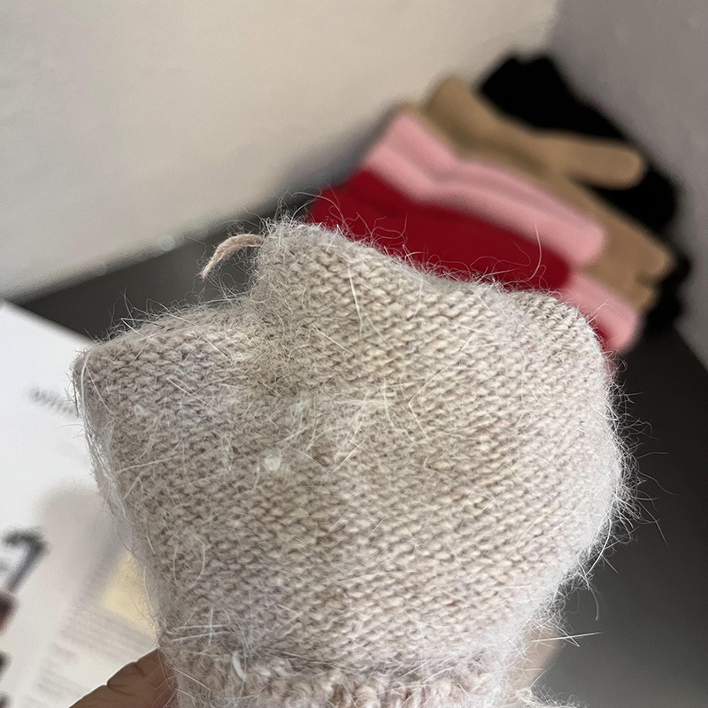 Варежки из кроличьей шерсти