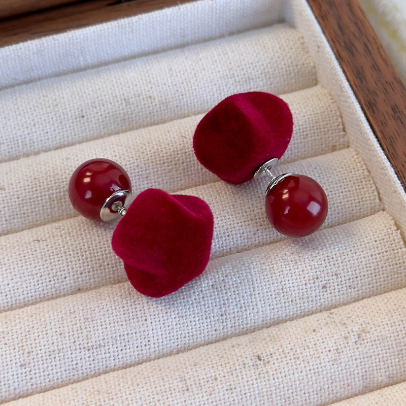 와인 레드 플록 하트 베어 양면 귀걸이