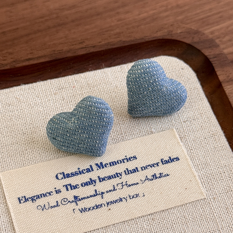 빈티지 데님 하트 스터드 귀걸이