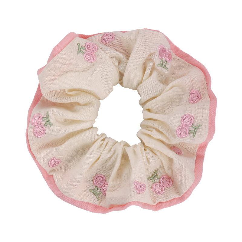 Wyszywana Kokardka i Wiśniowa Gumka