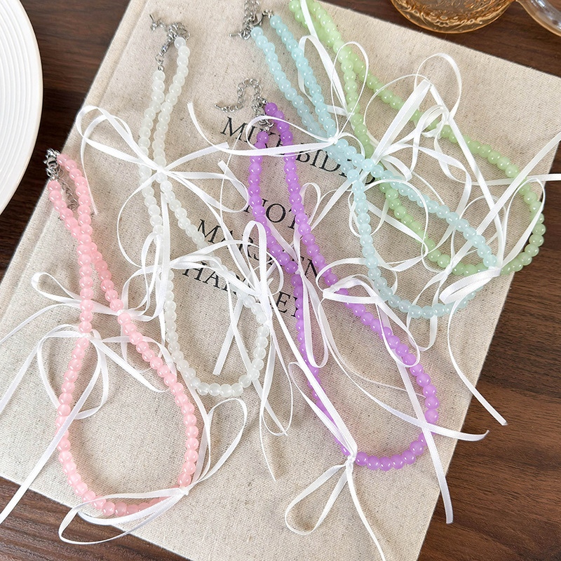 Pastelový Skleněný Korálkový Náhrdelník s Mašlí