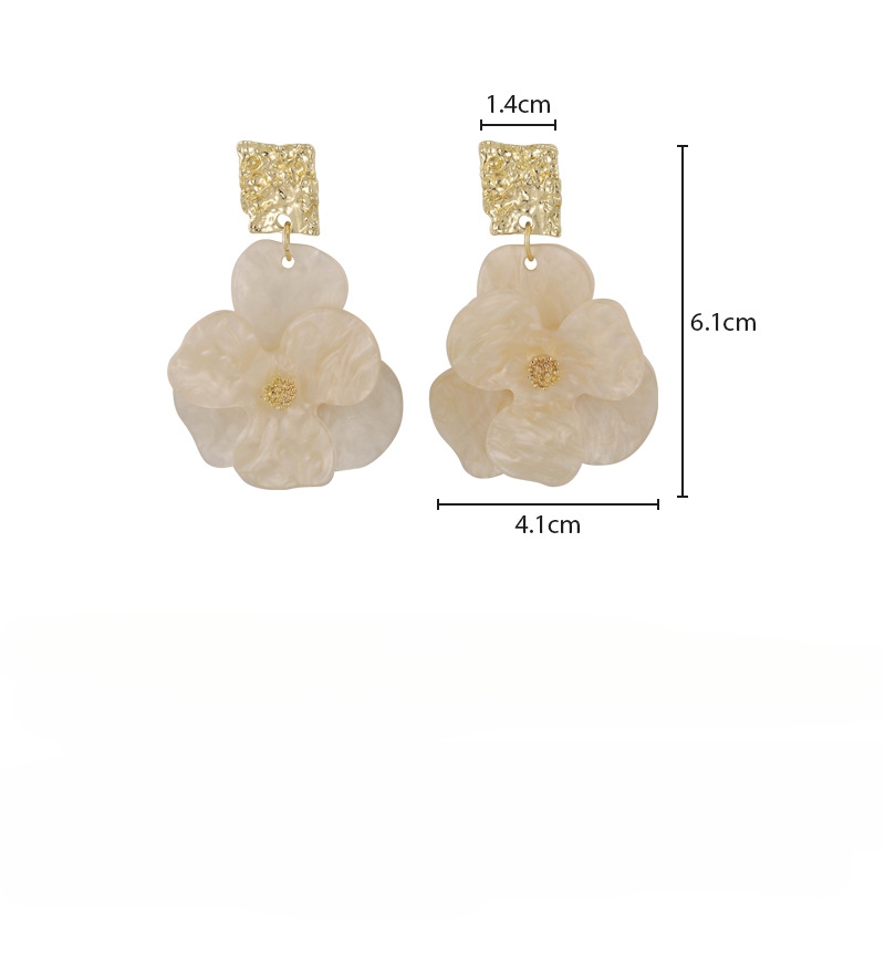 أقراط مزهرة كلاسيكية