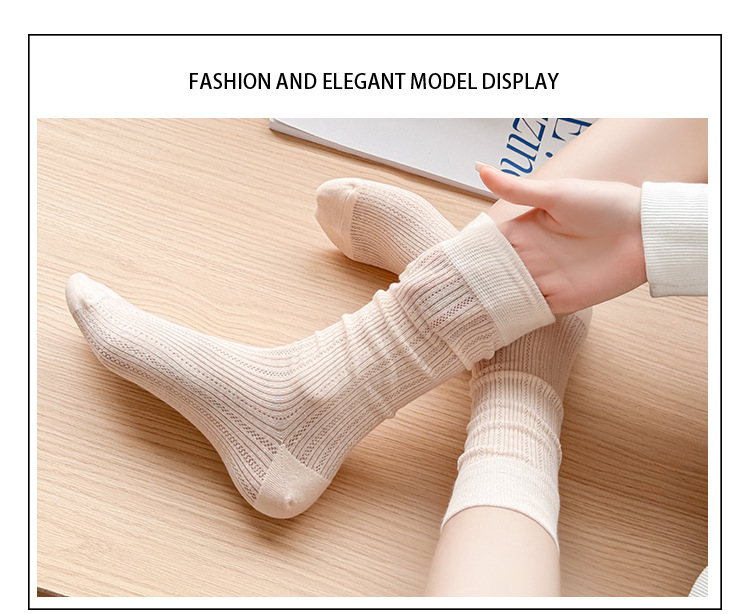 Meias Femininas de Malha Leve