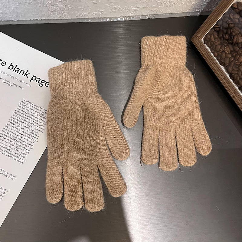 Варежки из кроличьей шерсти