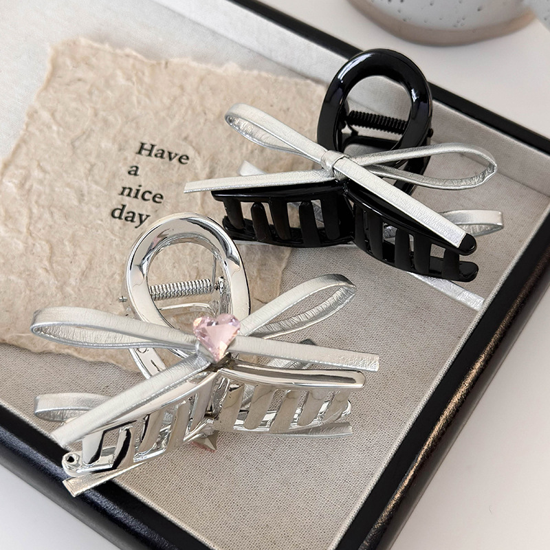 Pente de Cabelo com Laço Prateado