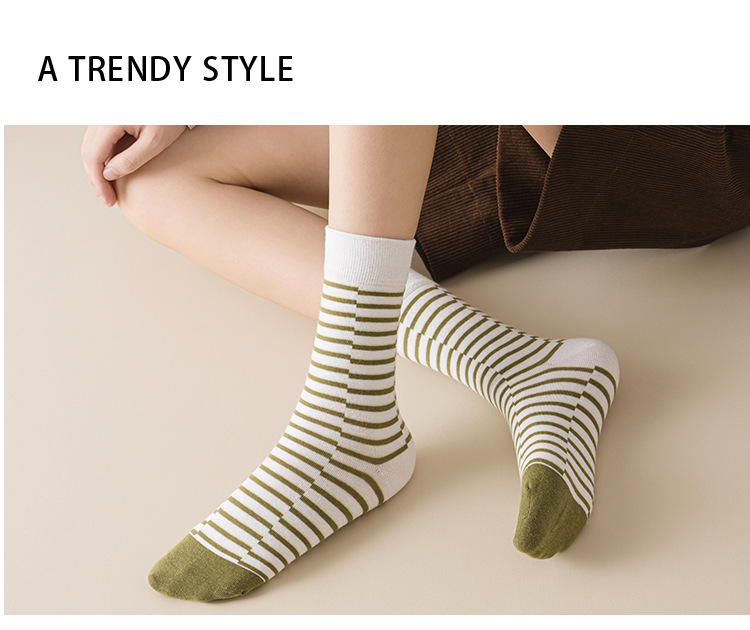 Meias Cano Médio Listradas para Mulher