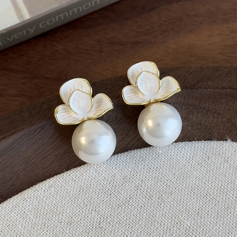 Flower Pearl Earrings