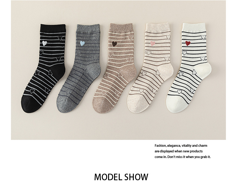 Meias de Corações Listrados para Mulheres