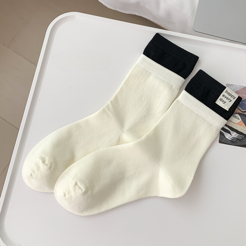 Meias Tornozelo com Coração Bordado