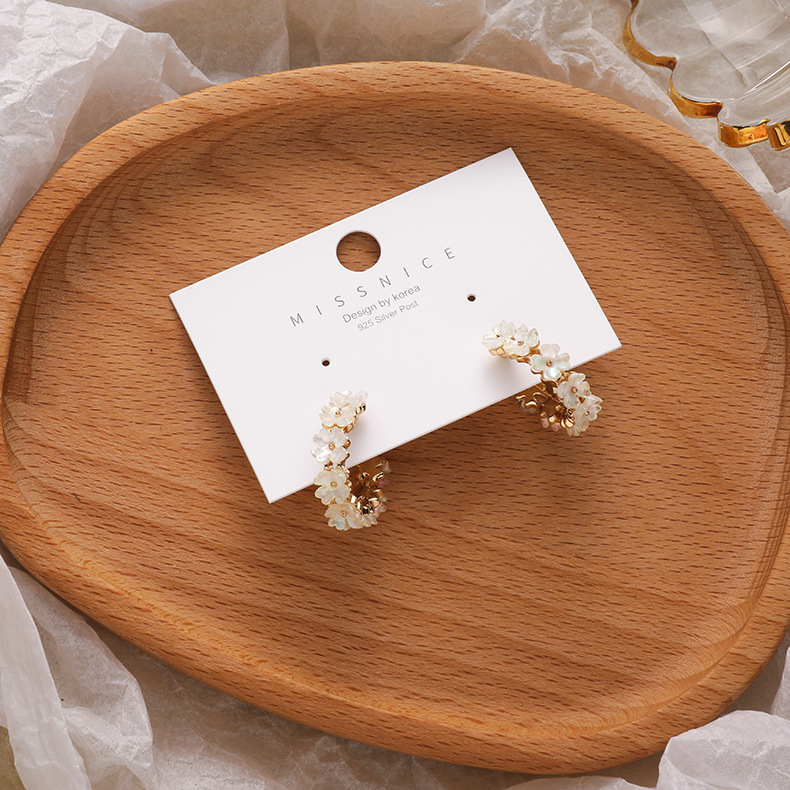 أقراط دائرة زهرة الصدف