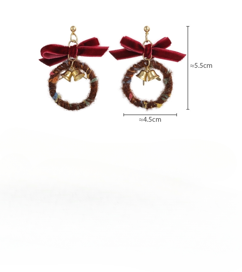 أقراط دائرية مطرزة مع ربطة وقبة