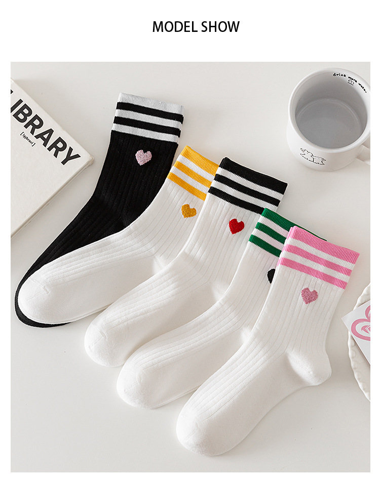 Meias Mid-Calf Sem Costura com Corações