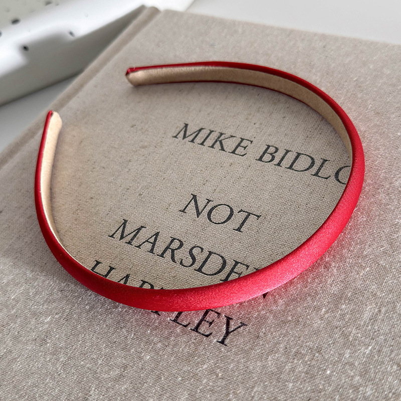 Bandă de Păr cu Margine Subțire Roșie