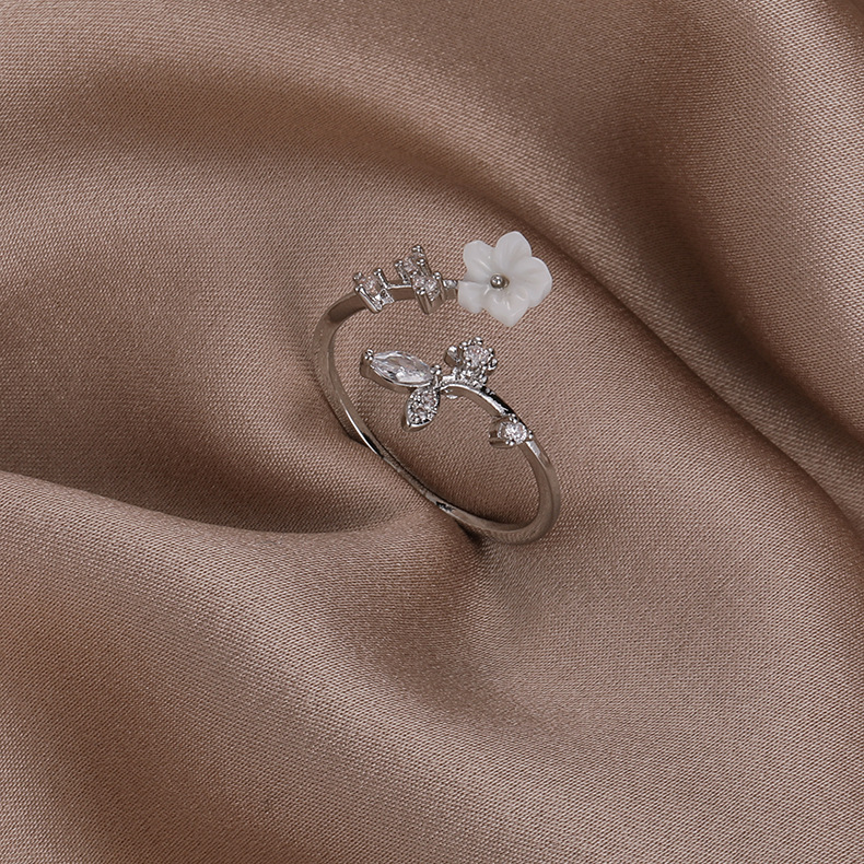 Inel Reglabil cu Perle și Zirconiu