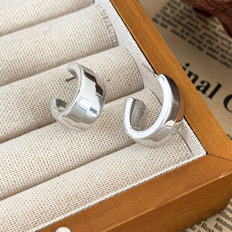 기하학적 C자형 후프 이어링