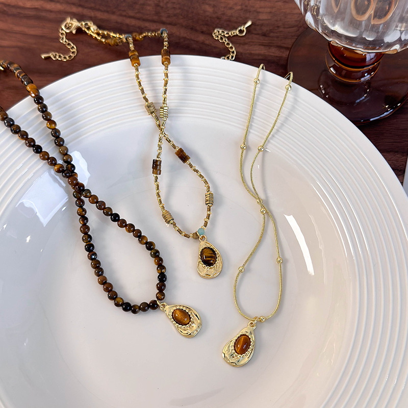 قلادة عين النمر