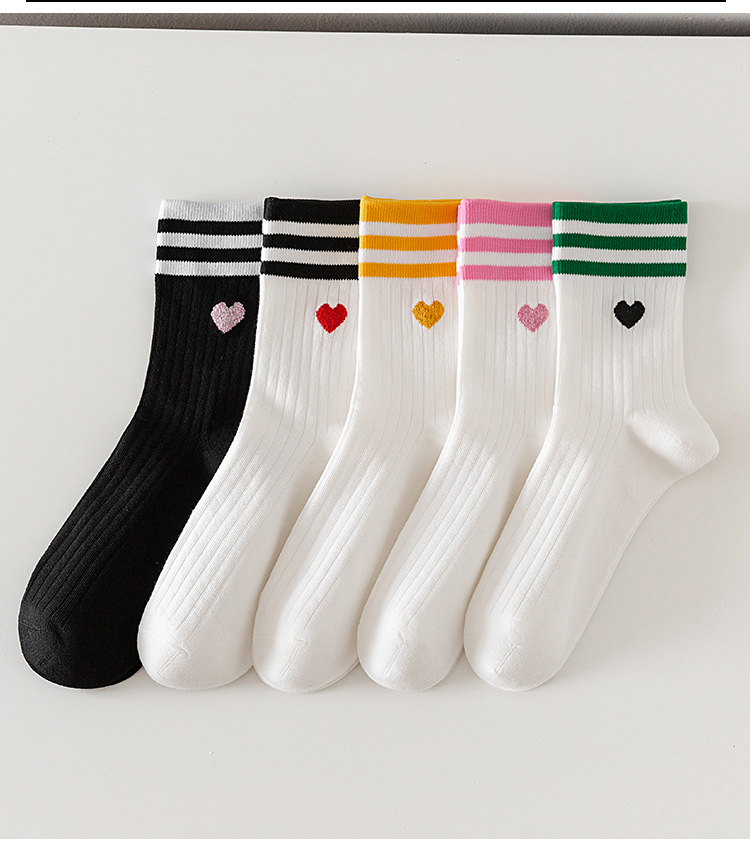 Meias Mid-Calf Sem Costura com Corações