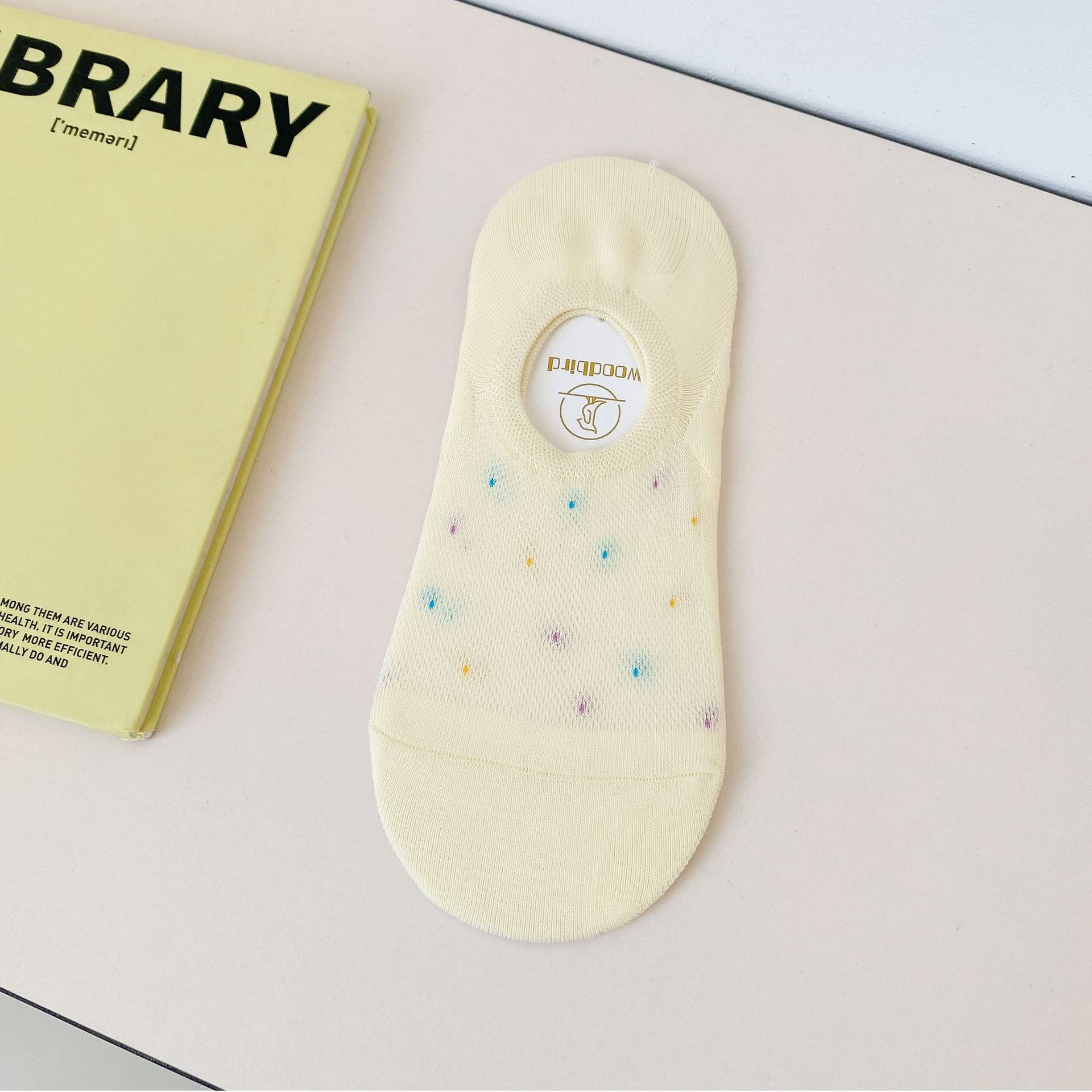 ถุงเท้าไม่มีขอบสตรี