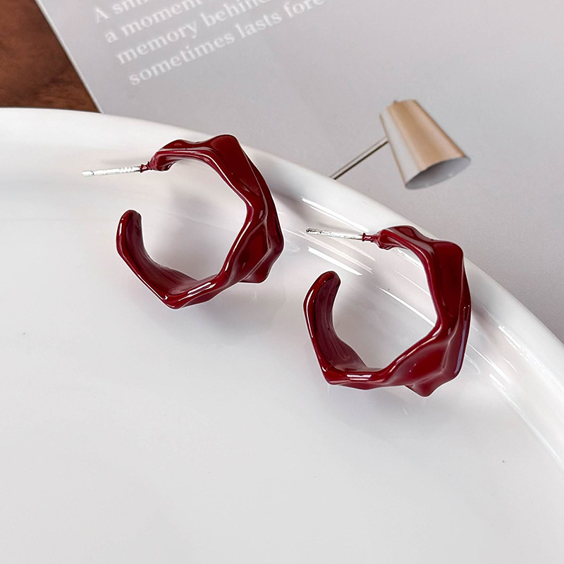 버건디 주름 후프 귀걸이