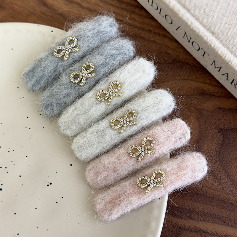 Agrafă de păr cu fundiță strass