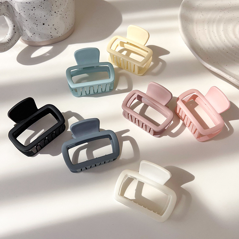 Agravă pătrată mică