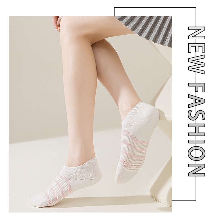 جوارب نسائية غير ظاهرة مخططة