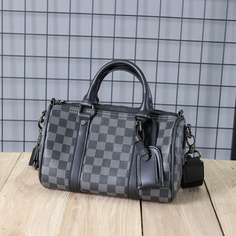 メンズクロスボディバッグ