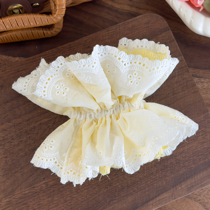 Hair Scrunchie z Haftowaną Koronką