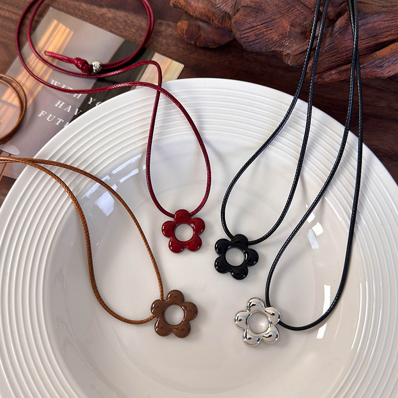 Flower Wax Rope Necklace