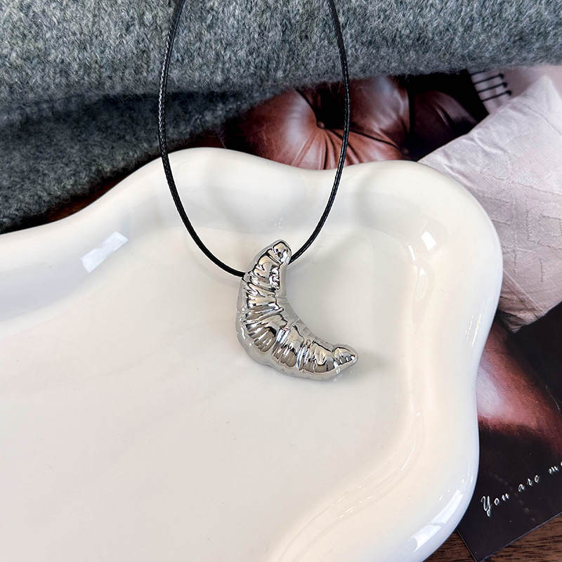 Metalowy Naszyjnik Croissant