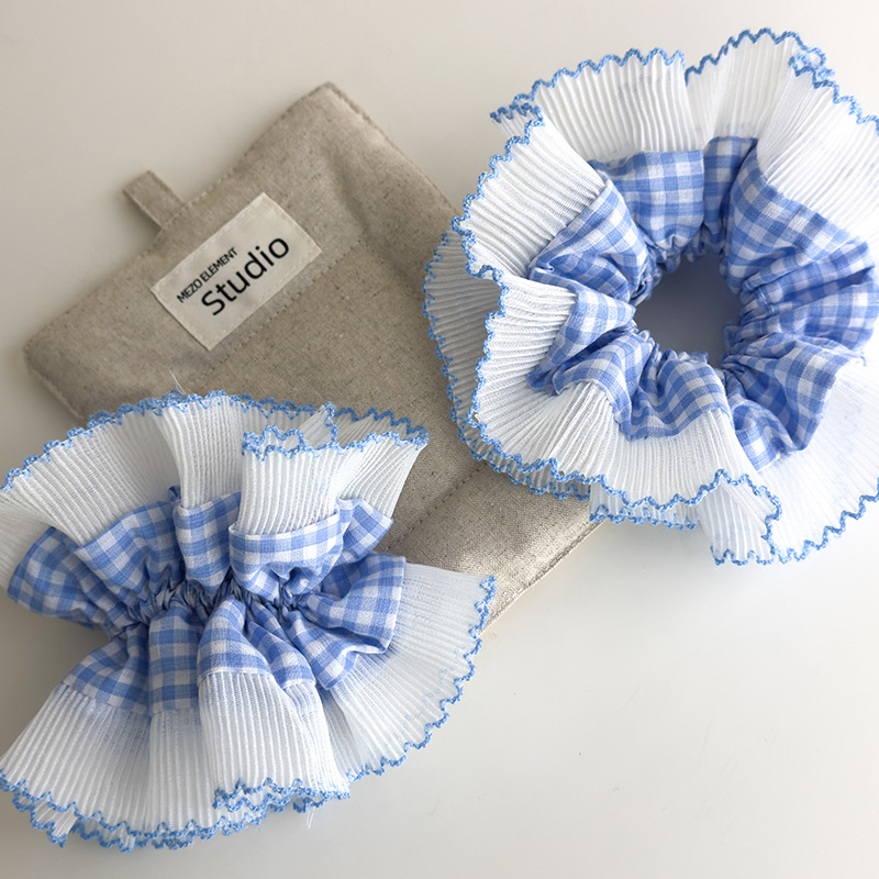 Blå rutig spets scrunchies