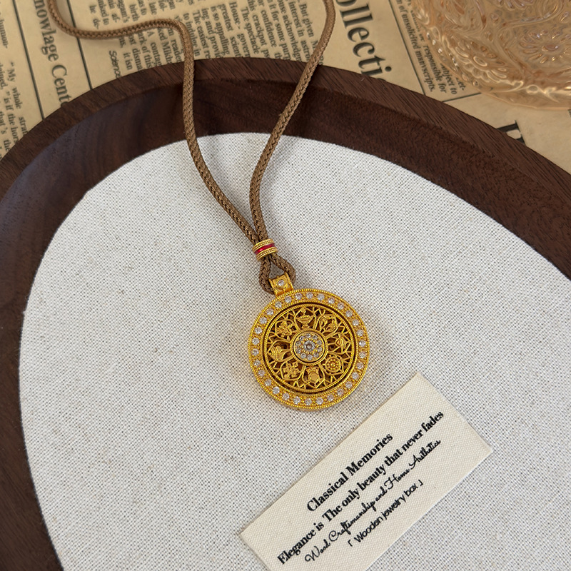 Кулон-компас геометричний