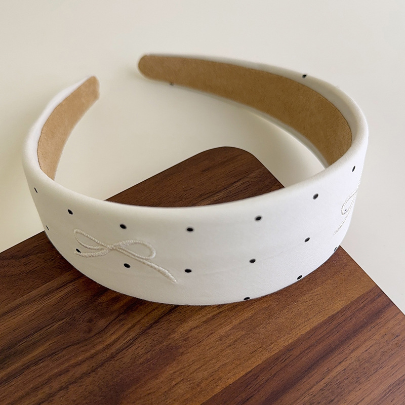 Diadema con Lazo Bordado