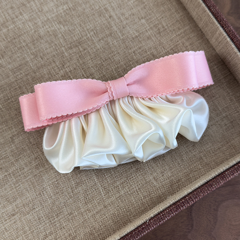 Agrafă de Păr Vintage din Satin cu Volane