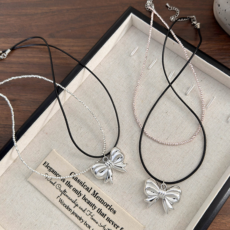 Collana con Fiocco Metallico Argento