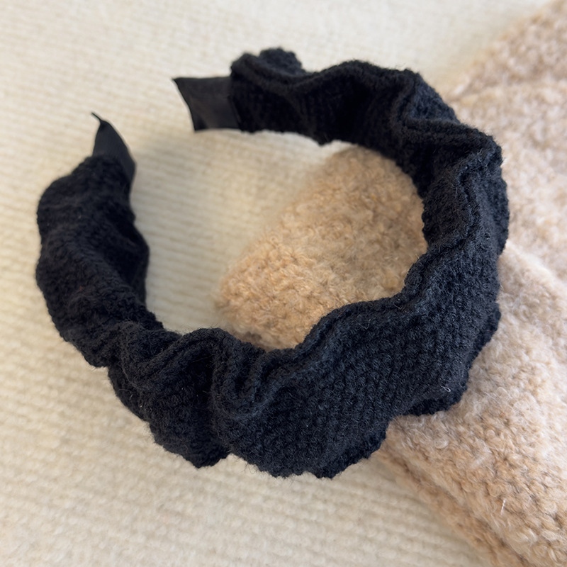 Πλεκτή μπάντα με δαντέλα