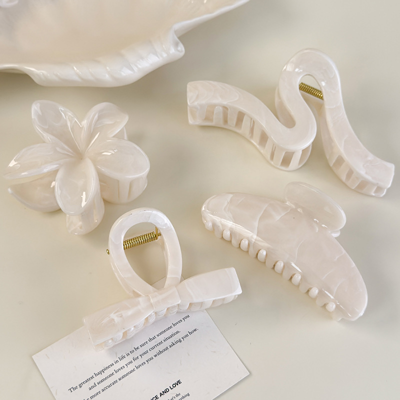 Horquillas con Lazo Geométrico