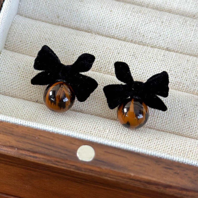 レオパードプリントボールイヤスタッド