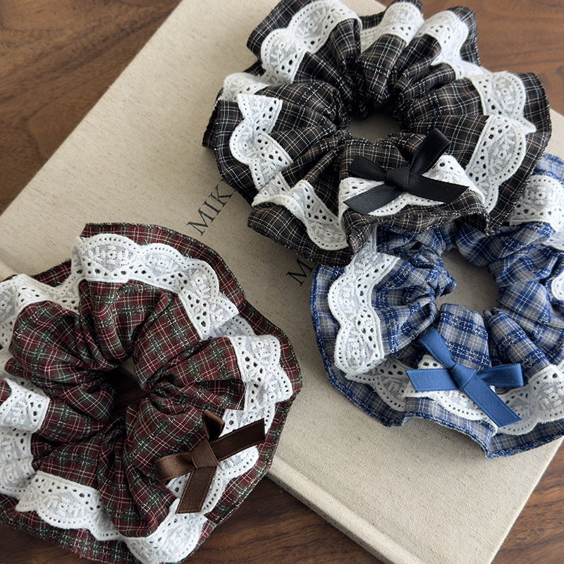 Ruitmönster Scrunchies med Spetskant
