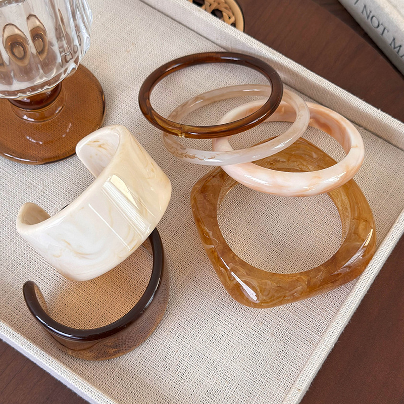 Ακανόνιστο Ευρύ Βραχιόλι Ακρυλικού Ακετάτου