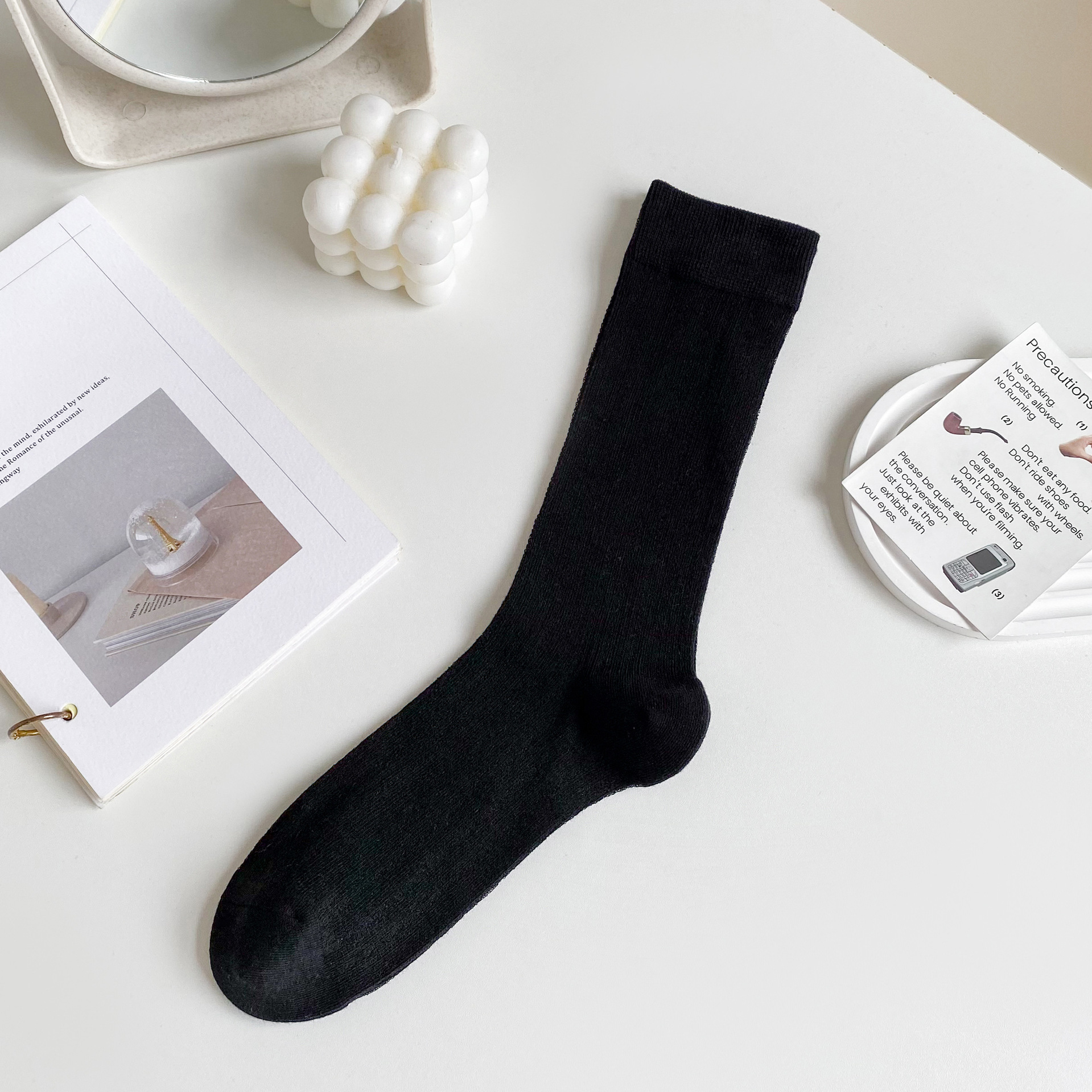 Meias Femininas de Malha Leve